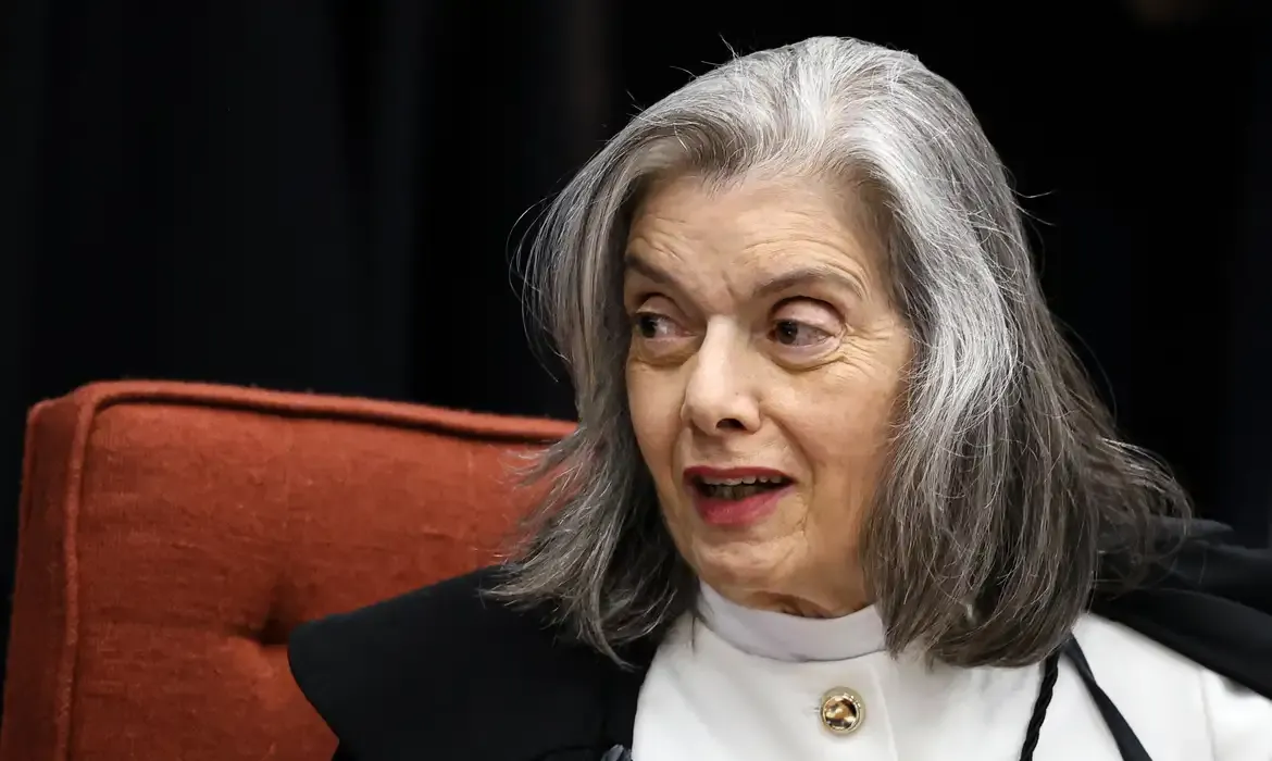 Violência contra mulheres negras é destacada por Cármen Lúcia em seminário