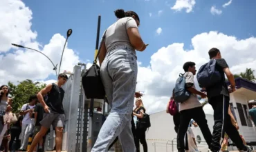 Enem movimenta candidatos no DF com sol forte e chegada antecipada