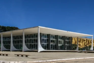 Câmara aprova reajuste para servidores do Judiciário com aumento até 2028