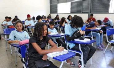 Pé-de-Meia: alunos nascidos em maio e junho recebem 9ª parcela de R$ 200