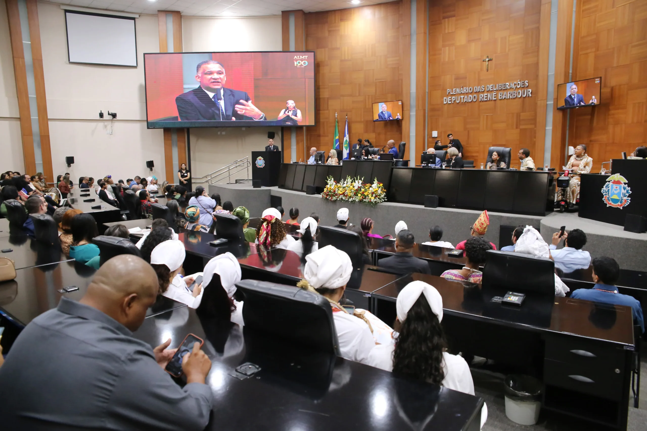 ALMT celebra ações de antirracismo em sessão especial