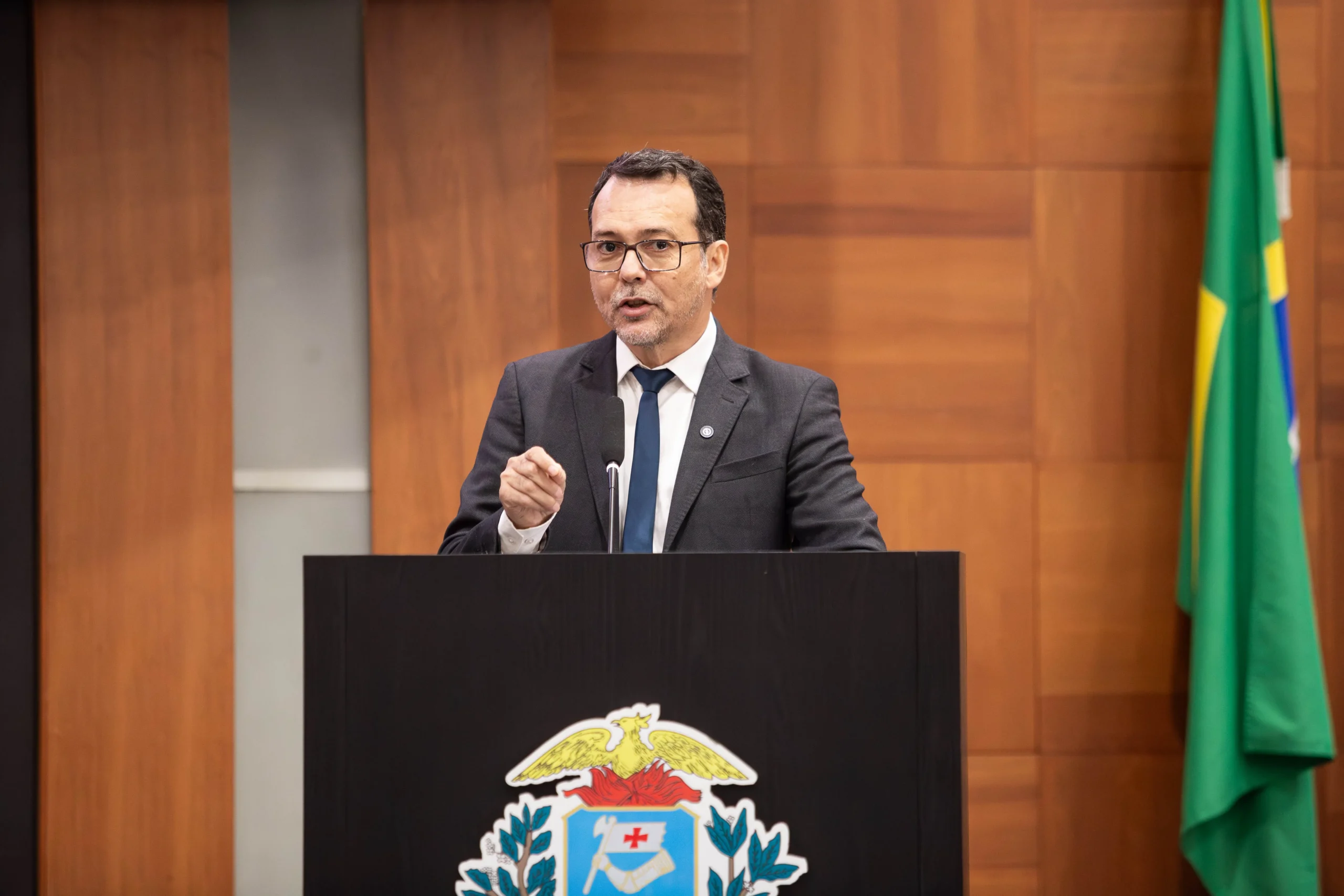 Audiência na ALMT debate educação e contratos de apoio