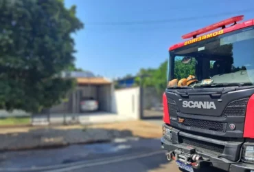 Bombeiros evitam incêndio em residência de Primavera do Leste