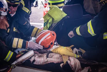 Bombeiros resgatam vítima presa às ferragens na MT-480
