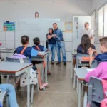 Botelho reforça apoio à educação em visita a escola espírita