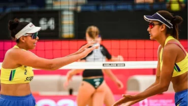 Brasil avança com seis duplas ao mata-mata do Mundial de vôlei de praia 
