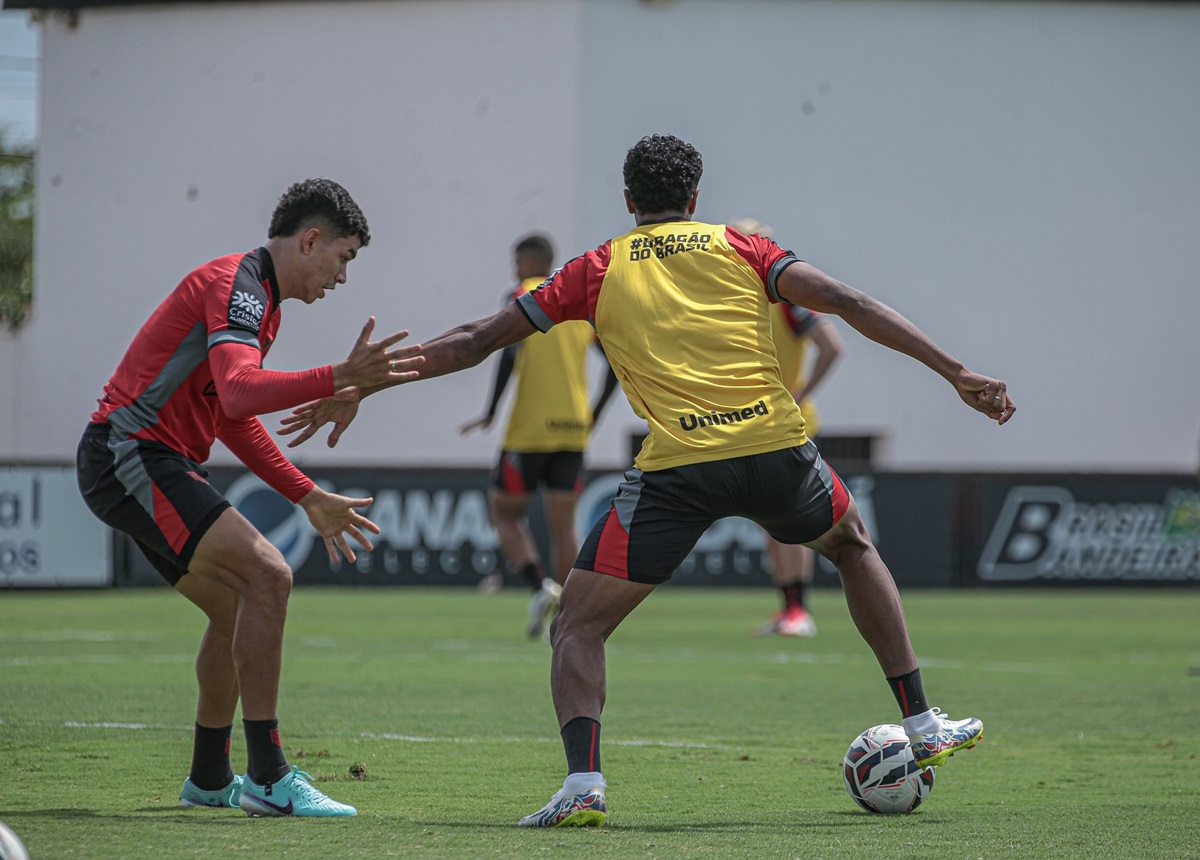 Atlético-GO x Operário: onde assistir, escalações e tudo sobre o jogo da penúltima rodada da Série B 2025. Imagem: Bruno Corsino