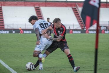 Operário x Ferroviária: onde assistir e prováveis escalações na última rodada da Série B 2025. Imagem: Bruno Corsino Atlético-GO