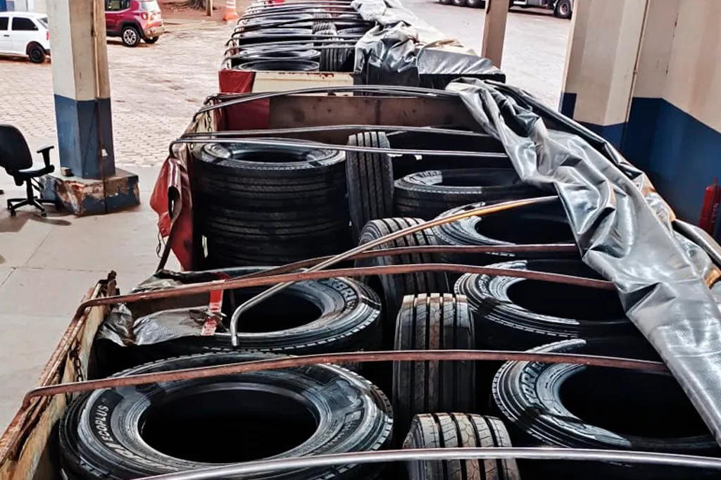 Sefaz retém carga de 312 pneus sem nota fiscal em Rondonópolis