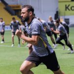 Criciúma x Botafogo-SP: onde assistir, escalações e detalhes do duelo quente na Série B. Imagem: Celso da Luz CEC