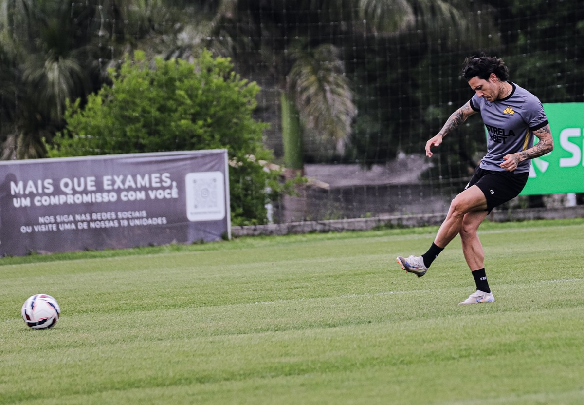 Criciúma x Atlético-GO: onde assistir, escalações e tudo sobre o jogo pela 36ª rodada da Série B 2025. Imagem: Celso da Luz CEC