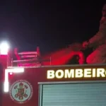 Incêndio destrói borracharia e mobiliza moradores durante a madrugada em Cuiabá