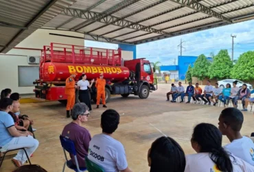 Bombeiros promovem palestra inclusiva sobre segurança na APAE de Campo Verde