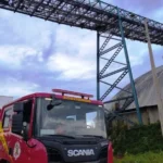 Bombeiros contêm incêndio em armazém em Lucas do Rio Verde