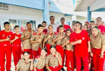 Deputado discute melhorias em escola militar com foco na educação