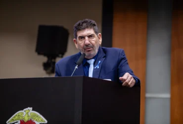 Dr. João cobra resposta da Saúde sobre projeto do Hospital Central