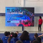 Estudantes da Escola Nagib Saad durante apresentação da ideia voltada para o turismo local