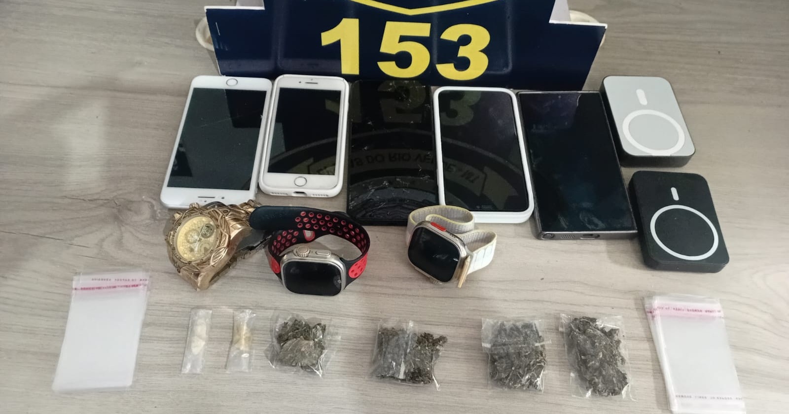 Ocorrências registradas incluíram flagrante de tráfico, acidente de trânsito, perturbação do sossego e ações preventivas de patrulhamento em vários bairros da cidade