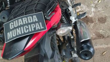 Guarda Municipal de Várzea Grande detém motociclista sem CNH e conduzindo motocicleta sem placa