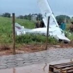 Acidente ocorreu próximo ao aeroporto da cidade durante chuva; Polícia Militar, Polícia Civil e Politec atuam na ocorrência