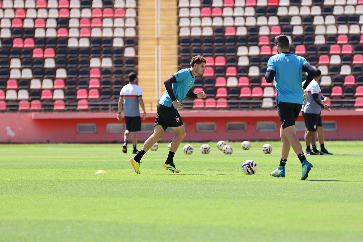 Botafogo-SP x Avaí: onde assistir e prováveis escalações na última rodada da Série B 2025. Imagem: João Victor Cristovão Agência Botafogo