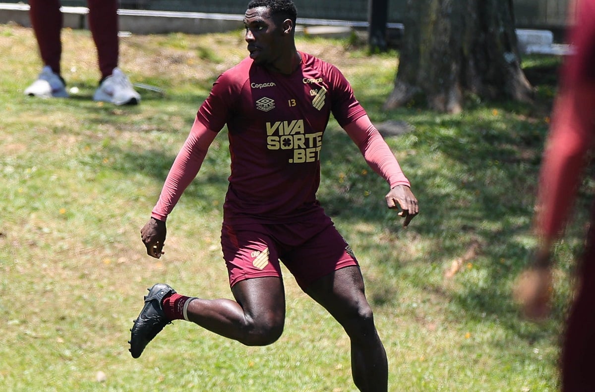 Athletico-PR x América-MG: onde assistir, clima decisivo e prováveis escalações na última rodada da Série B 2025. Imagem: José Tramontin athletico.com.br