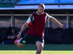 Chapecoense x Atlético-GO: duelo que pode decidir acesso na última rodada da Série B. Imagem: Luiz Ferrazzo ACF