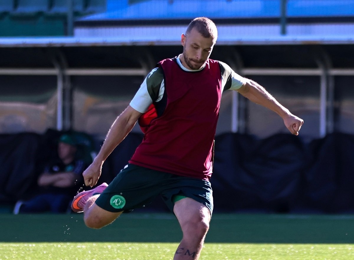 Chapecoense x Atlético-GO: duelo que pode decidir acesso na última rodada da Série B. Imagem: Luiz Ferrazzo ACF