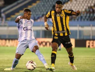 Amazonas x Coritiba: onde assistir, clima decisivo e prováveis escalações na última rodada da Série B 2025. Imagem: Matheus Vieira Paysandu