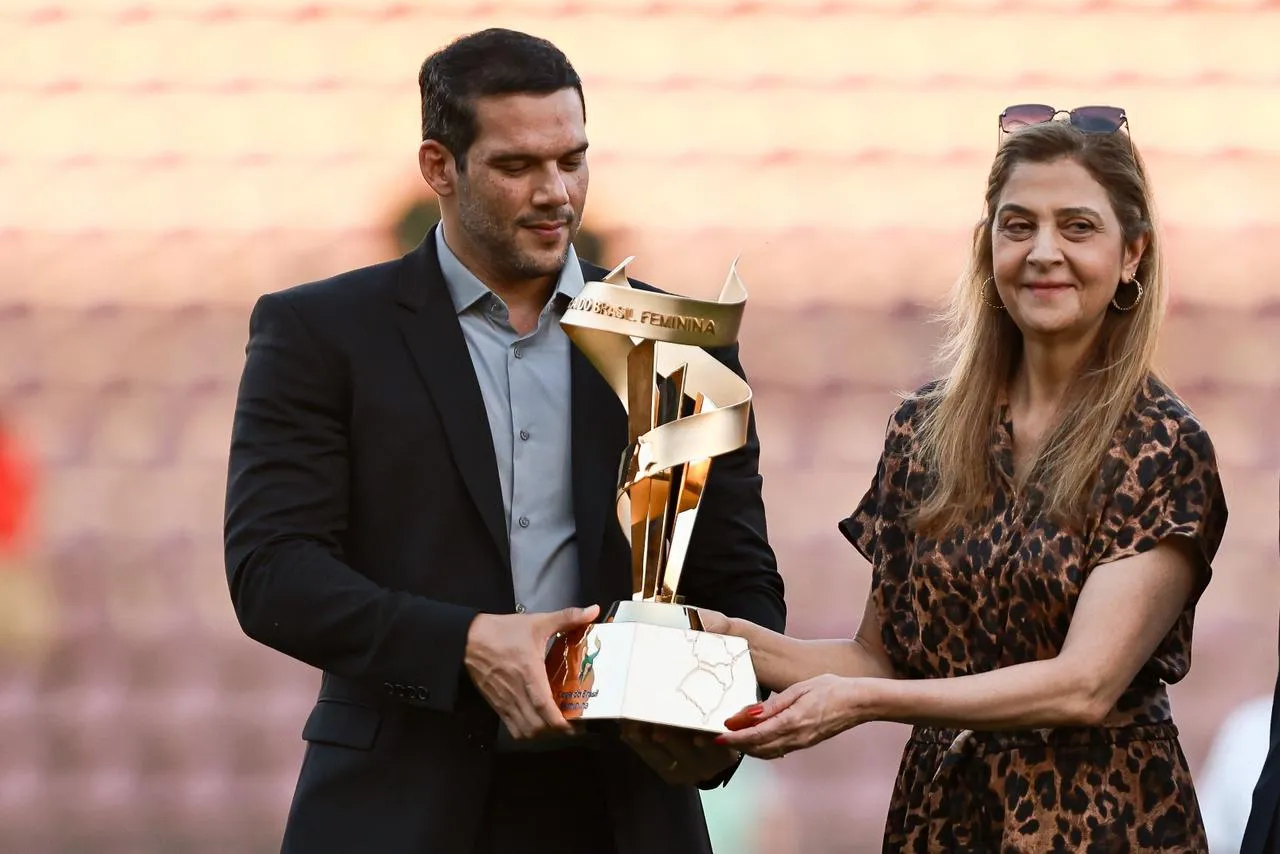 Palmeiras levanta taça da Copa do Brasil em Araraquara