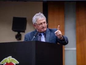 Filhos de vítimas de feminicídio têm prioridade na habitação