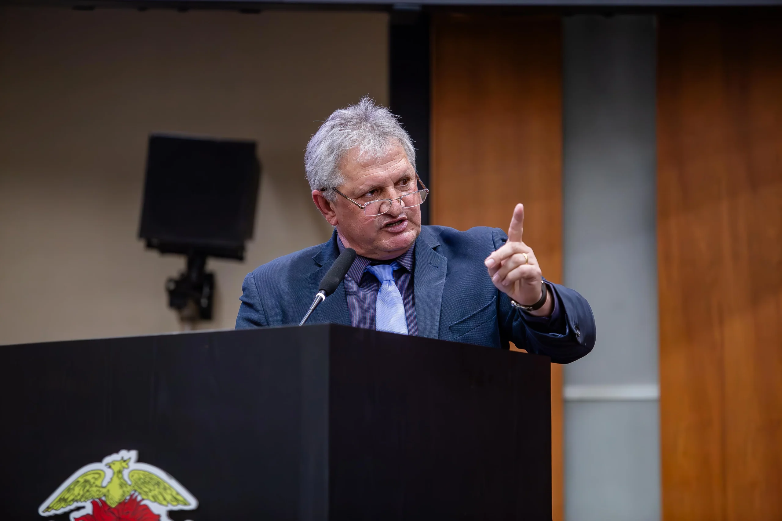 Filhos de vítimas de feminicídio têm prioridade na habitação