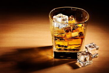 Sogra e genro passaram mal após ingerirem bebida comprada em supermercado local; produto foi apreendido e encaminhado para perícia