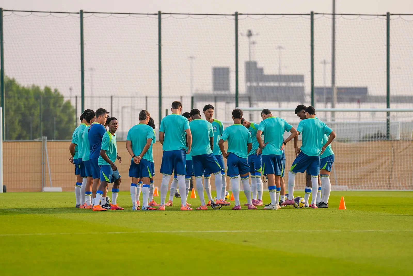 Seleção Sub-17 ajusta equipe para duelo decisivo