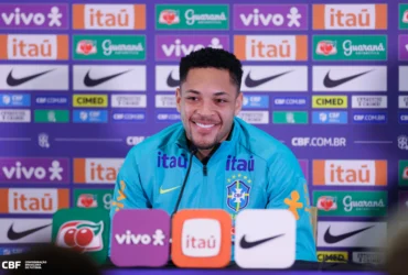 Vitor Roque mira Copa do Mundo e se firma no Palmeiras