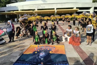 Ato na UFPA marca protesto simbólico contra combustíveis fósseis