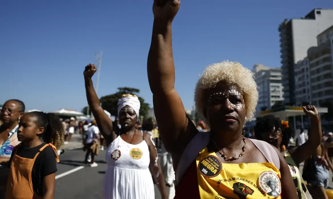 Igualdade racial ainda enfrenta desafios no Brasil, dizem ativistas