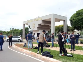 Imprensa mundial repercute prisão de Bolsonaro após decisão de Moraes