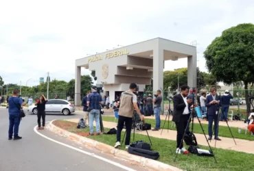 Imprensa mundial repercute prisão de Bolsonaro após decisão de Moraes