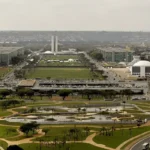 Incêndio em ministério de Brasília deixa seis feridos durante manutenção