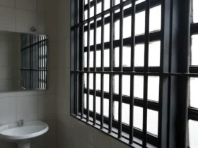 Crise climática agrava condições insalubres em presídios brasileiros