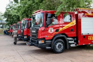 Incêndio em poste mobiliza Bombeiros no bairro Lírios do Campo em Nova Mutum