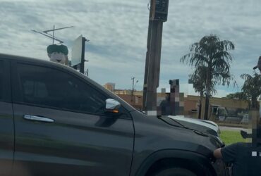 Acidente ocorreu na manhã desta quarta-feira (12); motorista da utilitária não se feriu e recusou atendimento médico