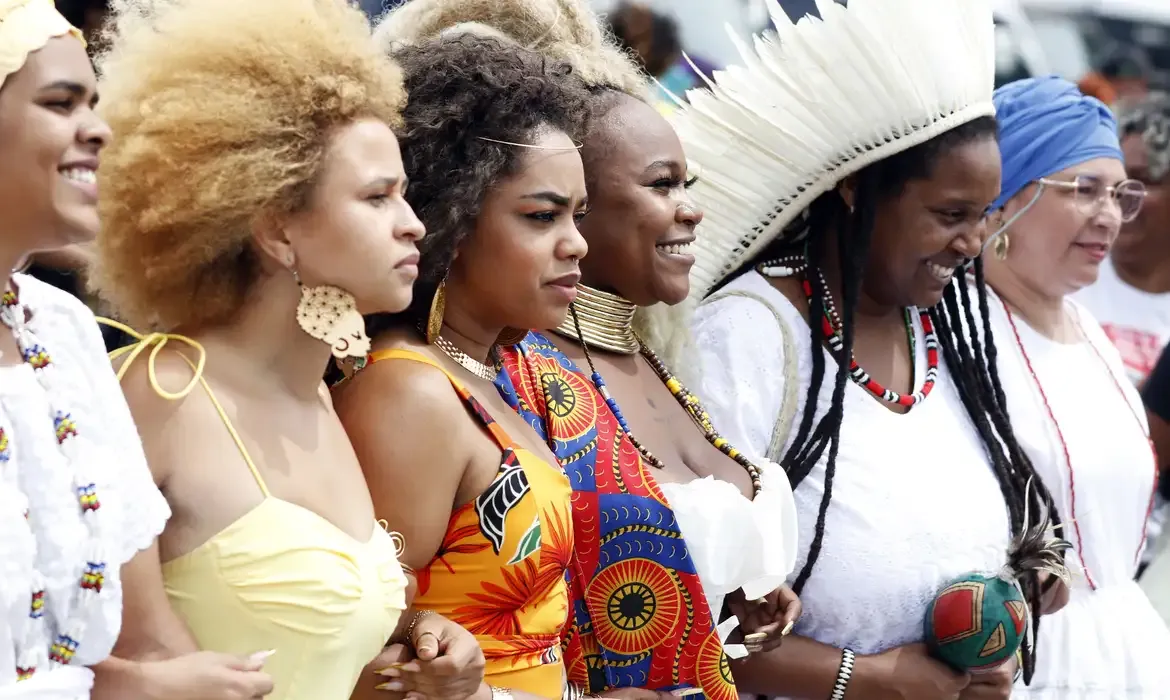 Igualdade une latino-americanas e caribenhas a brasileiras em marcha histórica