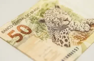 Estudantes podem escolher investimento do benefício Pé-de-Meia