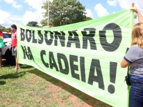 Bolsonaro inicia cumprimento de pena após condenação por trama golpista