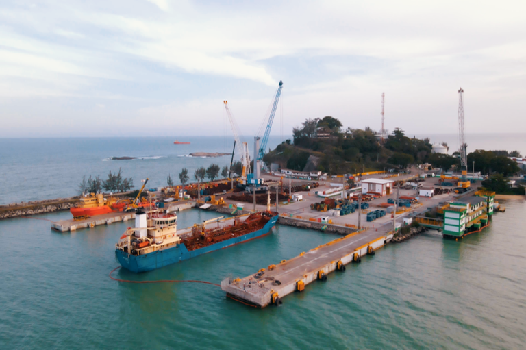 Eixo estratégico para a indústria do petróleo, BR-101-RJ vai a leilão nesta terça (11) - Divulgação