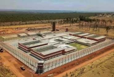 Sete líderes do Comando Vermelho são transferidos para presídios federais