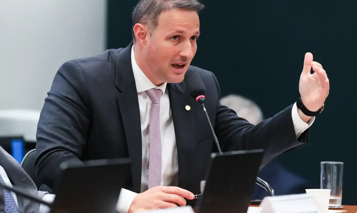 Motta anuncia Derrite como relator do projeto antifacção no Congresso