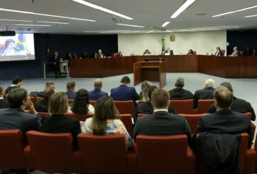 STF retoma julgamento de núcleo golpista com militares e policial